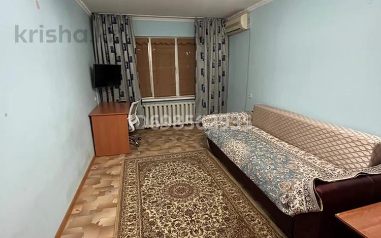 1-комнатная квартира · 40 м² · 2/5 этаж, мкр Центральный 7 за 130 000 ₸ в Атырау — фото 2