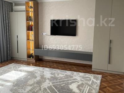 2-комнатная квартира, 90 м², 2/5 этаж помесячно, мкр. Алтын орда, Мәнгілік ел 5/3 — ул. Мәнгілік ел и ул. Ораза Татеұлы за 250 000 〒 в Актобе, мкр. Алтын орда