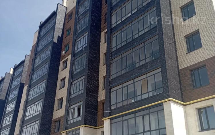 2-бөлмелі пәтер · 64 м² · 2/9 қабат, Базарбая Жуманиязова, бағасы: 19.5 млн ₸ в Уральске — фото 2