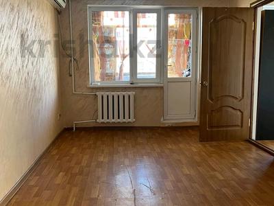 3-бөлмелі пәтер, 48 м², 4/5 қабат, мкр 5, ул.Есет батыра 93, бағасы: 12 млн 〒 в Актобе, мкр 5