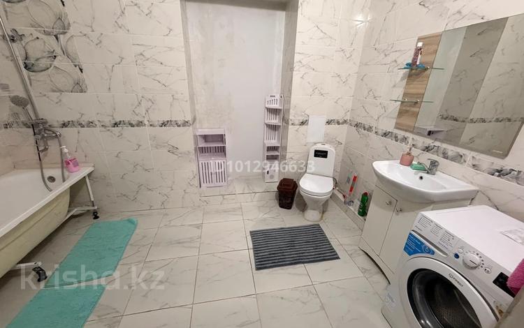 2-комнатная квартира · 82 м² · 2/9 этаж, Валиханова 19 /1 за 350 000 ₸ в Атырау — фото 2