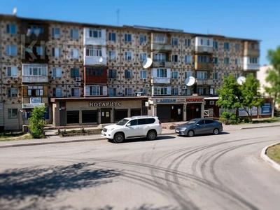 3-бөлмелі пәтер · 57 м² · 5/5 қабат, Сатпаева 115, бағасы: 9.5 млн ₸