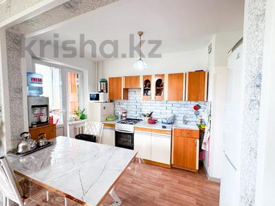 Продажа квартир в Жетысу обл.: 2-комнатная квартира · 50 м² · 2/9 этаж, мкр. Болашак 43 за 23.3 млн 〒 2-комнатная квартира · 50 м² · 2/9 этаж, мкр. Болашак 43 за 23.3 млн 〒 в Талдыкоргане, мкр Болашак