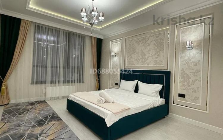 2-комнатная квартира · 90 м² · 3/5 этаж, Назарбаева 18 за 18 000 ₸ в Усть-Каменогорске — фото 2