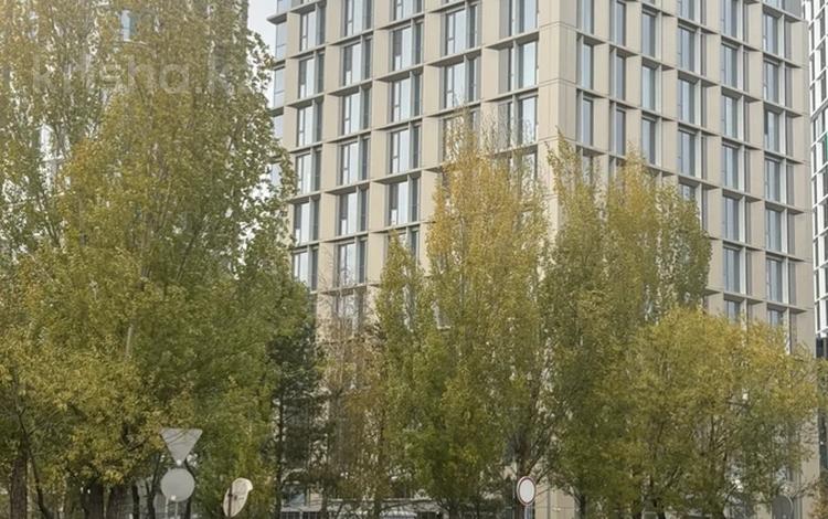 Свободное назначение, офисы, магазины и бутики, общепит, салоны красоты, медцентры и аптеки, образование, развлечения · 11100 м² за 12 млрд 〒 в Астане, Есильский р-н — фото 2