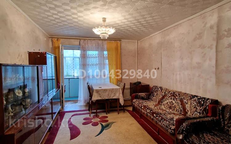 3-комнатная квартира · 64 м² · 2/5 этаж, Досмухамедова — Район завода гидроприбор, педучилище за 20 млн ₸ в Уральске — фото 2