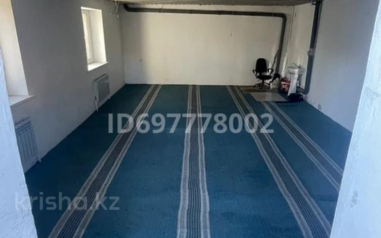 Офисы, магазины и бутики, общепит, салоны красоты, медцентры и аптеки, образование, кабинеты и рабочие места · 50 м² за 150 000 〒 в Уральске — фото 2