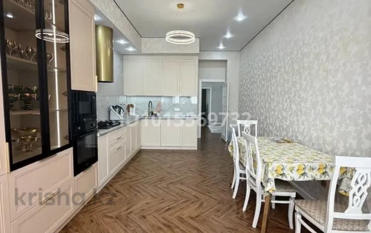 4-комнатная квартира · 164 м² · 9/10 этаж, 18А мкр 7 за 75 млн ₸ в Актау — фото 2