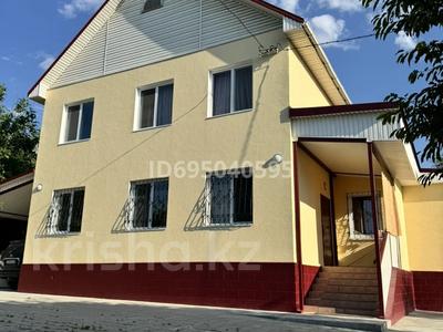 Отдельный дом · 7 комнат · 300 м² · 42 сот., Водник 40 — Цветовор на Маралсай за 91 млн 〒 в Бирлик