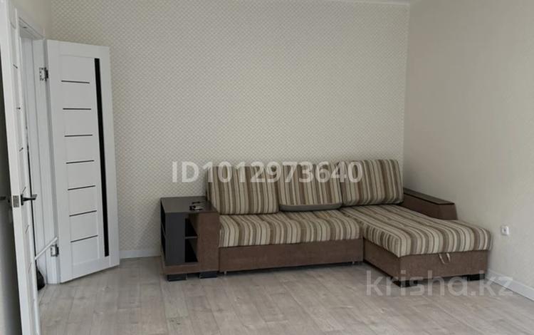 1-комнатная квартира · 40 м² · 3/5 этаж, мкр Астана 14 за 140 000 ₸ в Уральске — фото 2
