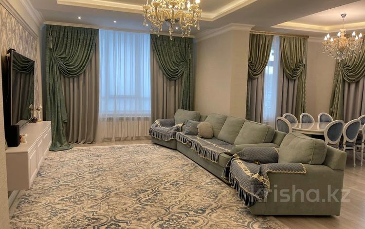 3-комнатная квартира · 120 м², Кабанбай батыра 7 за 600 000 ₸ в Астане, Есильский р-н — фото 6