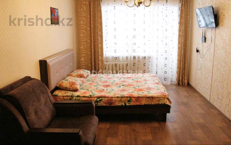 1-комнатная квартира · 33 м² · 2/5 этаж, мкр Новый Город, Ерубаева за 8 000 ₸ в Караганде, Казыбек би р-н — фото 2