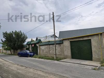 Отдельный дом · 8 комнат · 200 м², Рудаки 108 — 93 школа за 61 млн ₸ в Аксукенте