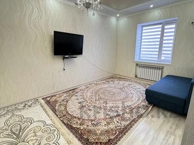 1-бөлмелі пәтер, 44 м², 1/6 қабат ай сайын, 16-й мкр 90, бағасы: 130 000 〒 в Актау, 16-й мкр 