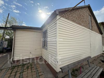 Отдельный дом · 4 комнаты · 80 м² · 6 сот., Медеу 12 — Депо остановка за 40 млн 〒 в Астане, Сарыарка р-н