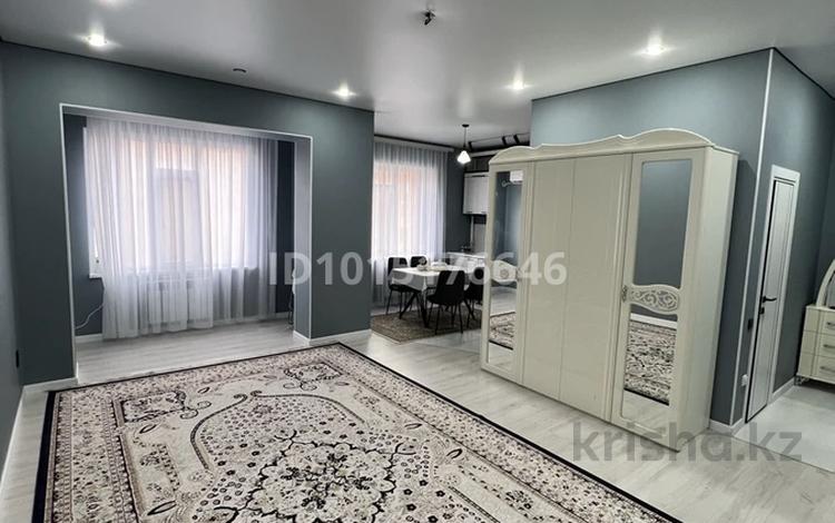 1-бөлмелі пәтер · 40 м² · 4/7 қабат, 17-ш/а. 106, бағасы: 20 000 ₸ в Актау, 17-й мкр — фото 2