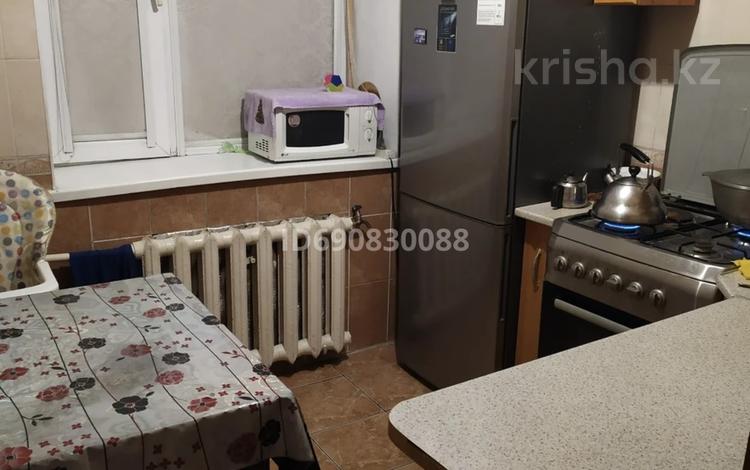 2-комнатная квартира · 43 м² · 1/3 этаж, Валиханова — 33 школа за 23.5 млн ₸ в  — фото 19