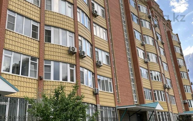 1-комнатная квартира · 60 м² · 7/7 этаж, Алия Молдагулова 50а за 150 000 ₸ в Актобе — фото 2