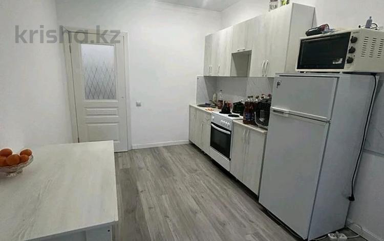 1-комнатная квартира, 37 м², 7/12 этаж помесячно, Бейбарыс Султан 25 за 130 000 〒 в Астане, Сарыарка р-н — фото 2