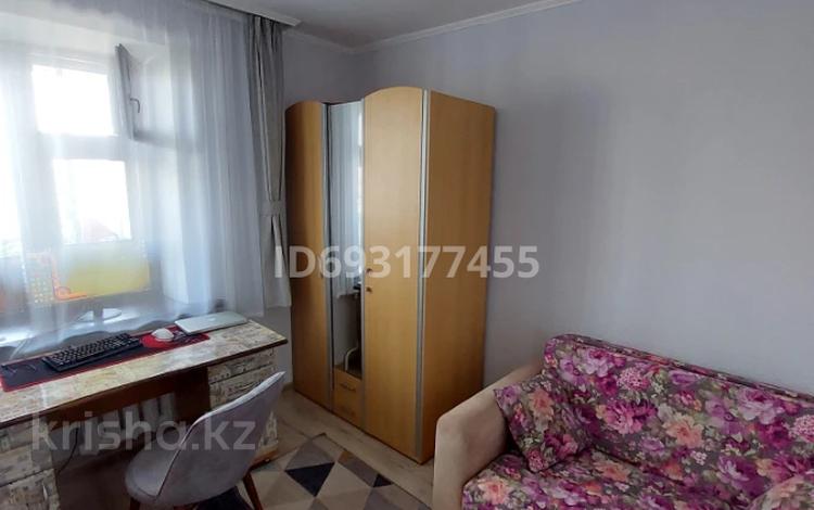 4-бөлмелі пәтер · 78.5 м² · 8/9 қабат, Курмангазы 154 — Пр. Абая, бағасы: 26 млн ₸ в Уральске, мкр Школьник — фото 2