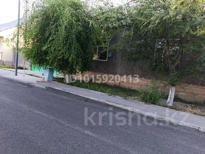 Отдельный дом · 6 комнат · 200 м² · 10 сот., Рудаки 101 — Школа 93.полеклинека за 40 млн ₸ в Аксукенте