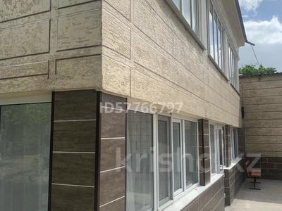 Отдельный дом · 8 комнат · 300 м² · 15 сот., Туркестанский 10 за 55 млн ₸ в Кентау