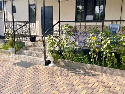 Отдельный дом · 6 комнат · 160 м² · 8 сот., Байгарашева 20а за 69 млн ₸ в Туздыбастау (Калинино)