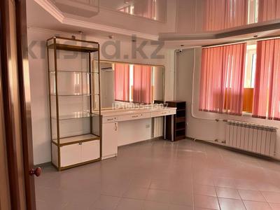 Свободное назначение, офисы, магазины и бутики, склады, салоны красоты, фитнес и спорт, медцентры и аптеки, образование, развлечения, кабинеты и рабочие места, студии · 100 м² за 350 000 〒 в Актобе, мкр Болашак