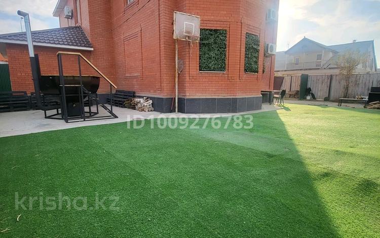 Свободное назначение, салоны красоты, бани, гостиницы и зоны отдыха, образование · 350 м² за 150 млн 〒 в Атырау, мкр Атырау — фото 2