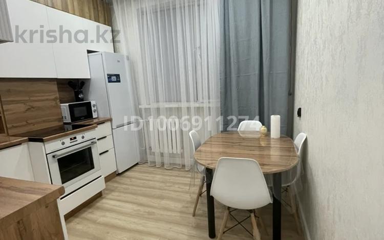 2-комнатная квартира · 50 м² · 9/9 этаж, Керей Жанибек хандар 9 за 3 000 ₸ в Астане, Есильский р-н — фото 2