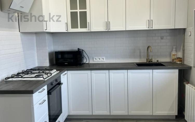 1-комнатная квартира · 42 м² · 9/9 этаж, мкр Жетысу-3 3 — Абая Момышулы за 220 000 ₸ в Алматы, Ауэзовский р-н — фото 2
