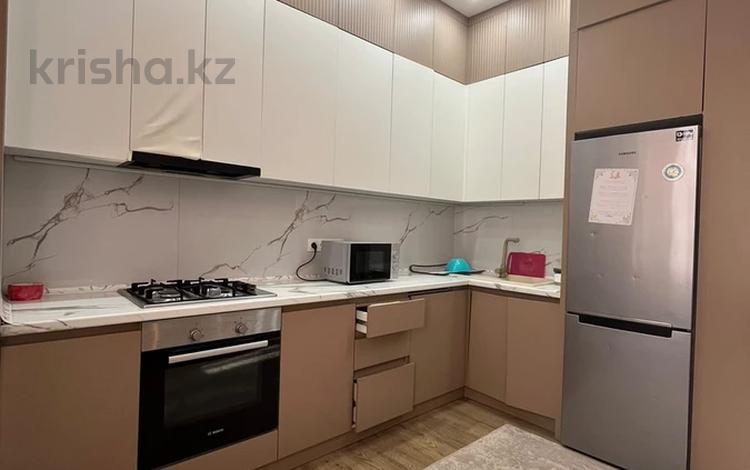 3-комнатная квартира · 95 м² · 1/7 этаж, 27-й мкр 48 за 41 млн ₸ в Актау — фото 2
