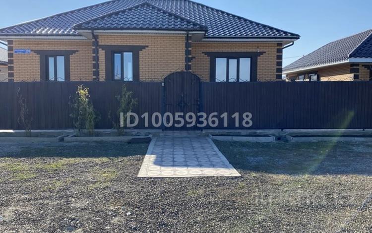Отдельный дом · 5 комнат · 170 м² · 10 сот., Республика 299 за 60 млн ₸ в Хромтау — фото 2
