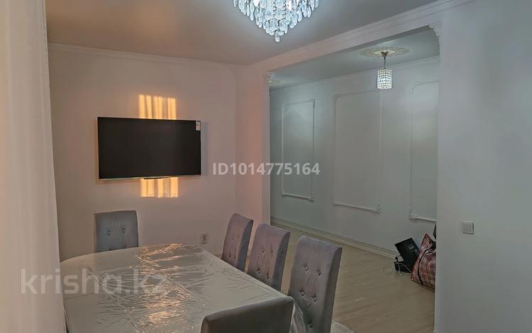 3-комнатная квартира · 104 м² · 16/21 этаж, Тәуелсіздік 21/4 — Шарль де Голь за 500 000 ₸ в Астане, Алматы р-н — фото 2
