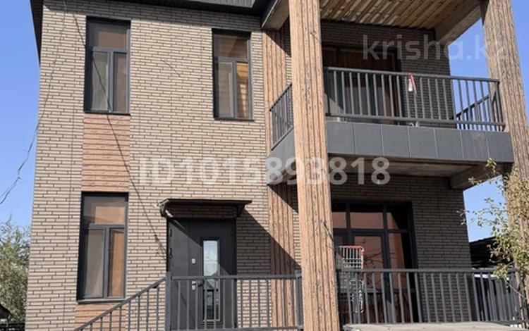 Отдельный дом · 4 комнаты · 210 м² · 8 сот., мкр Шанырак-2, Сығанақ 117 — Аубакирова за 150 млн ₸ в Алматы, Алатауский р-н — фото 2