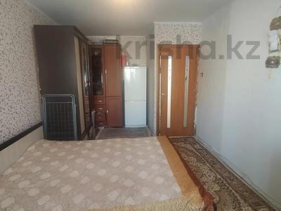 2-комнатная квартира, 48 м², 2/5 этаж, мкр 5 за 12 млн 〒 в Актобе, мкр 5