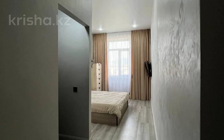 5-бөлмелі пәтер · 100 м² · 10/10 қабат, 16-й мкр 93, бағасы: 33 млн ₸ в Актау — фото 2