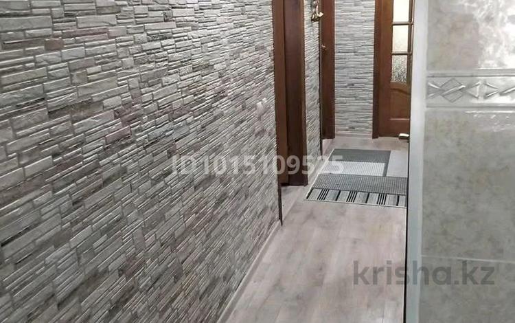 3-комнатная квартира · 61.6 м² · 2/5 этаж, мкр 5, молдагуловой — ЦОН за 17.3 млн ₸ в Актобе — фото 2