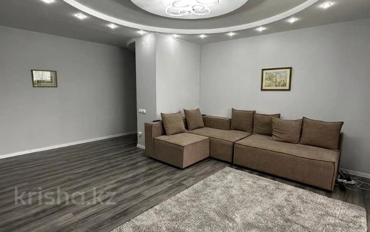 2-бөлмелі пәтер · 70 м² · 3/9 қабат, Самал-2 ш/а. 20, бағасы: 67 млн ₸ в Алматы, Медеуский р-н — фото 6