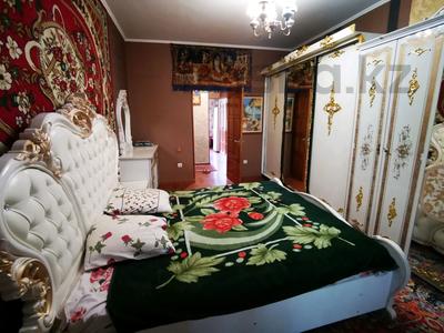 2-бөлмелі пәтер · 50 м² · 3/3 қабат, Абылайхана 66 — Жибек Жолы, бағасы: 300 000 〒 в Алматы, Алмалинский р-н