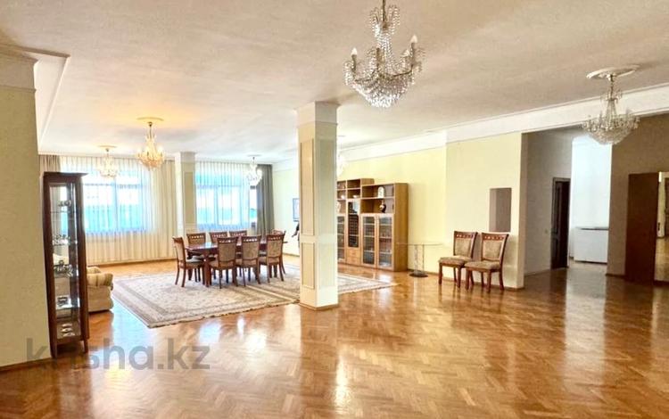 5-бөлмелі пәтер, 200 м², 9/10 қабат ай сайын, Достык 112, бағасы: 990 000 〒 в Алматы, Медеуский р-н — фото 2