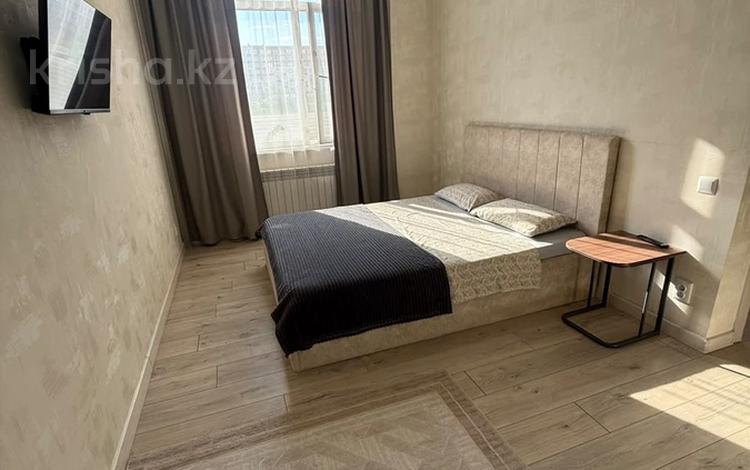 1-комнатная квартира · 38 м² · 1/16 этаж, Кайым Мухамедханов 12/3 за 300 000 ₸ в Астане, Нура р-н — фото 2