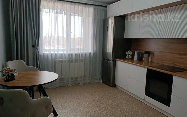 2-бөлмелі пәтер · 81.7 м² · 8/9 қабат, назарбаева 309\1, бағасы: 35 млн ₸ в Павлодаре — фото 2