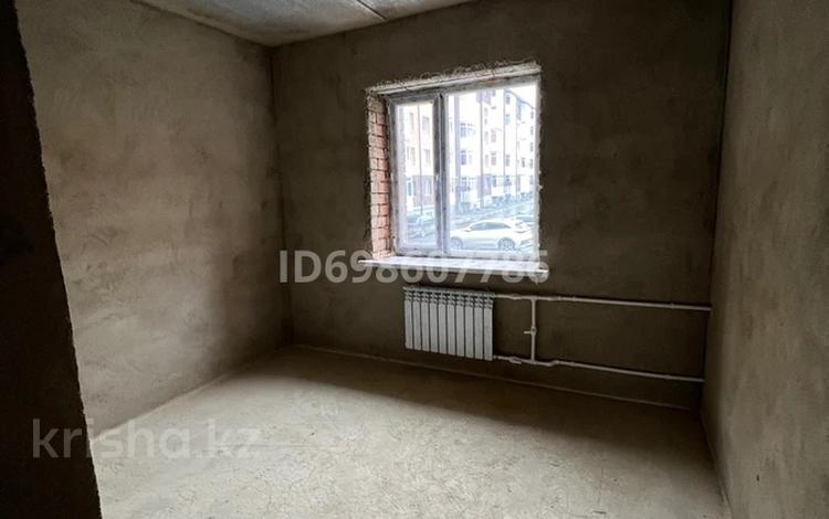 3-бөлмелі пәтер, 90 м², 1/5 қабат, Пр. Академика Каныша Сатпаева 104/3 — В районе Акимата города Сатпаев, бағасы: 40 млн 〒 — фото 2