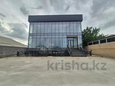 Свободное назначение, офисы, магазины и бутики, салоны красоты, медцентры и аптеки, образование, кабинеты и рабочие места · 800 м² за 2.1 млн ₸ в Шымкенте, Каратауский р-н