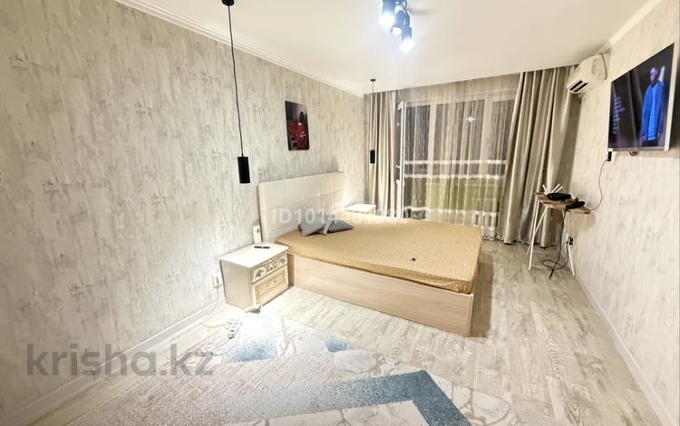 1-бөлмелі пәтер · 34 м² · 3/5 қабат, Кердери 127, бағасы: 13 000 ₸ в Уральске, мкр Школьник — фото 2