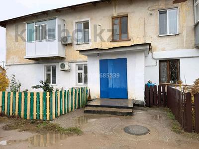 3-бөлмелі пәтер · 42.8 м² · 1/2 қабат, Жилгородок ш/а., военный городок 138 — пересечение улиц Есет Батыра и Киселева, бағасы: 11 млн ₸ в Актобе, мкр Жилгородок