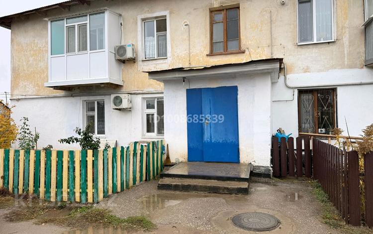 3-бөлмелі пәтер · 42.8 м² · 1/2 қабат, Жилгородок ш/а., военный городок 138 — пересечение улиц Есет Батыра и Киселева, бағасы: 11 млн ₸ в Актобе, мкр Жилгородок — фото 2