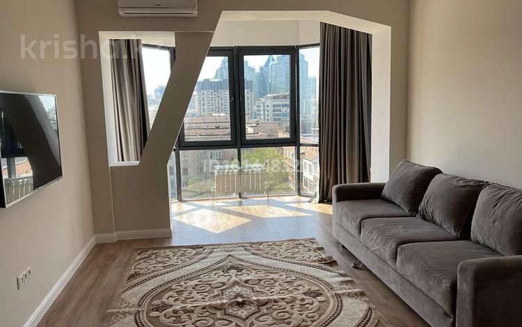 2-комнатная квартира · 70 м² · 6/9 этаж, мкр Самал-2 за 550 000 ₸ в Алматы, Медеуский р-н — фото 2