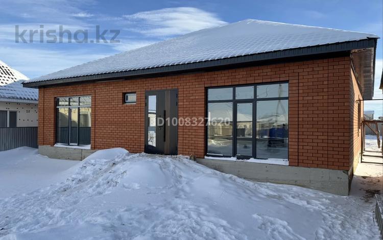 Отдельный дом · 6 комнат · 200 м² · 10 сот., жилой массив Кызылжар 36 за 39 млн 〒 в Актобе — фото 2